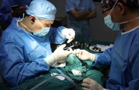 【BSK鼻整形峰会】海峡两岸医生实操高难度鼻修复手术全网直播